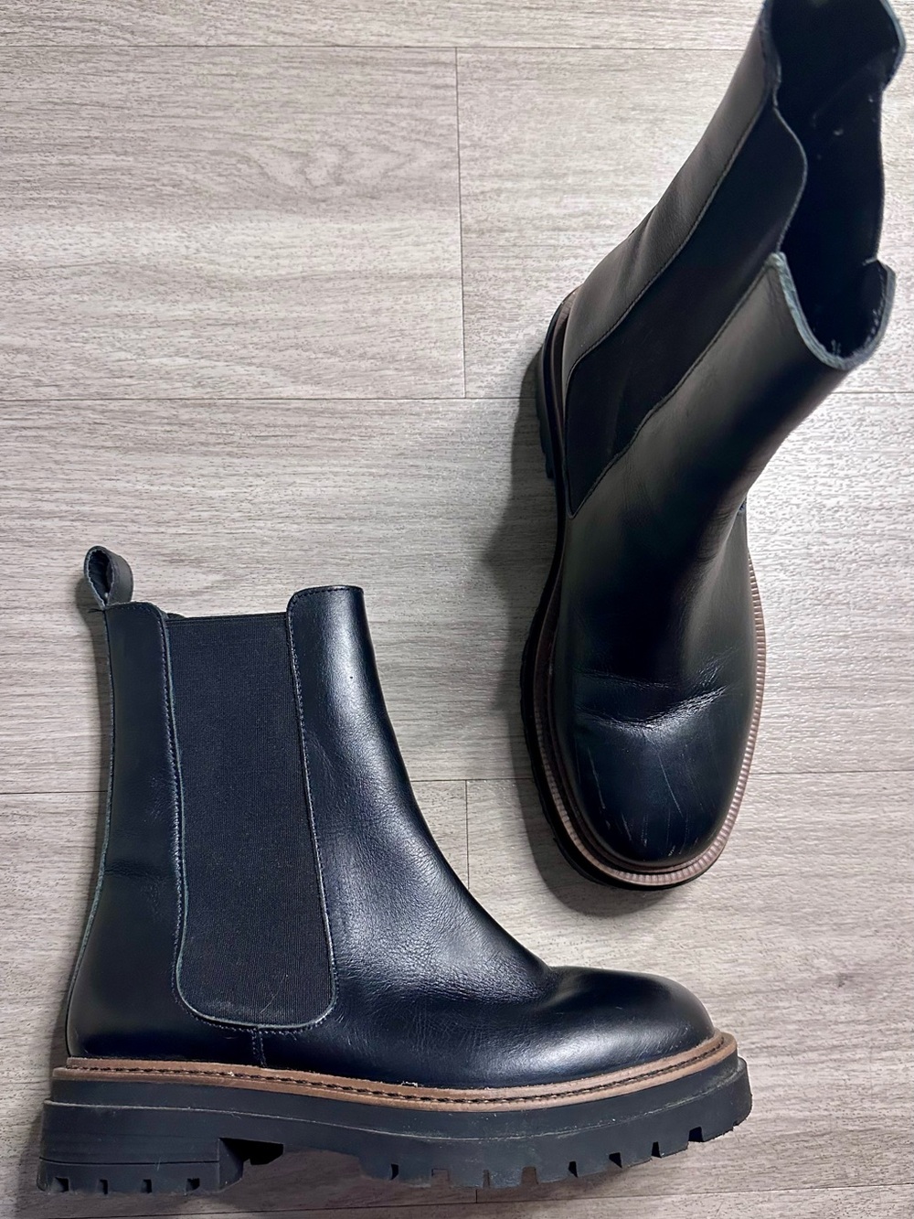 Steve Madden | Presley Chelsea boot black leather lug sole